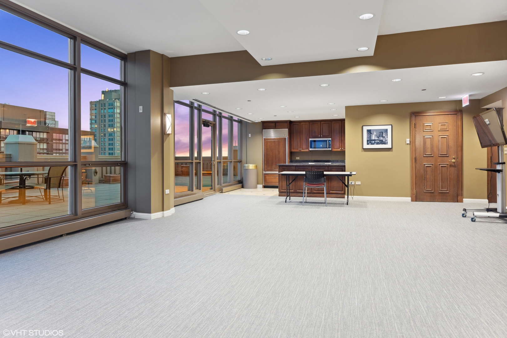 21 E HURON Street Unit: 4005