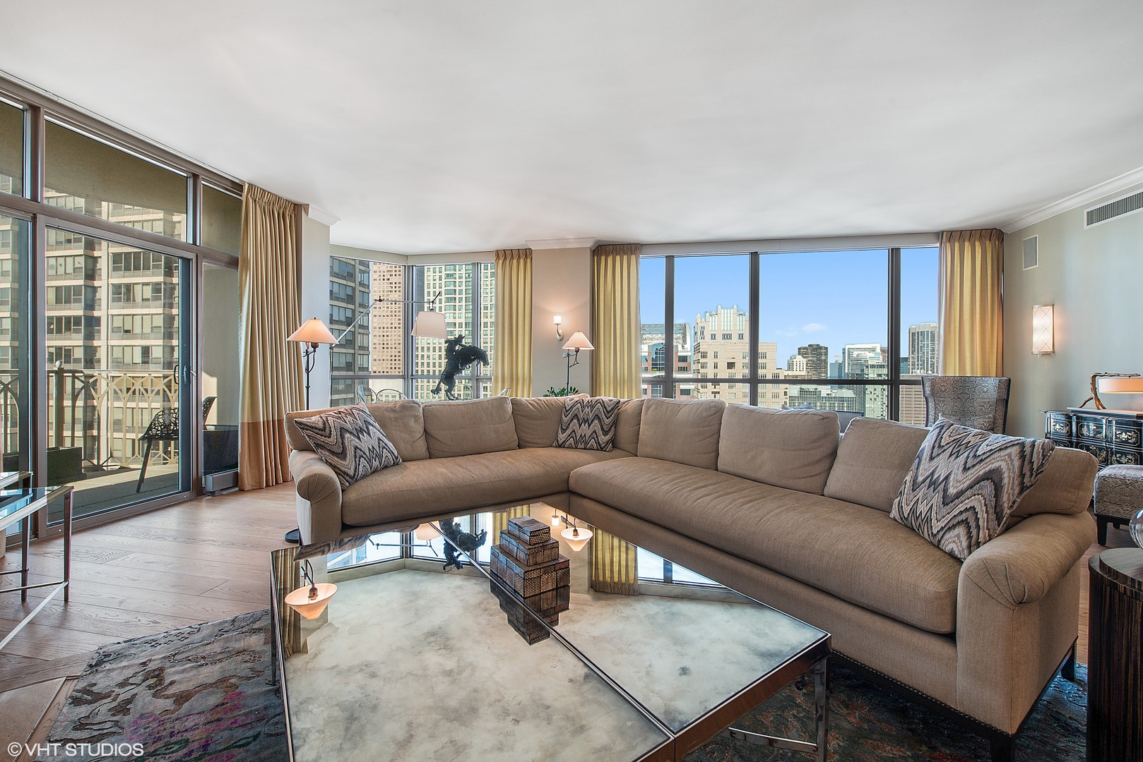 21 E HURON Street Unit: 4005