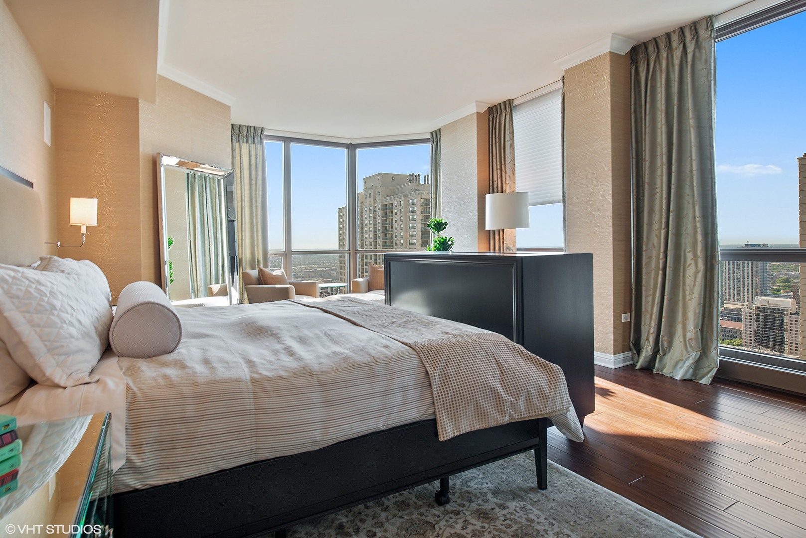 21 E HURON Street Unit: 4005