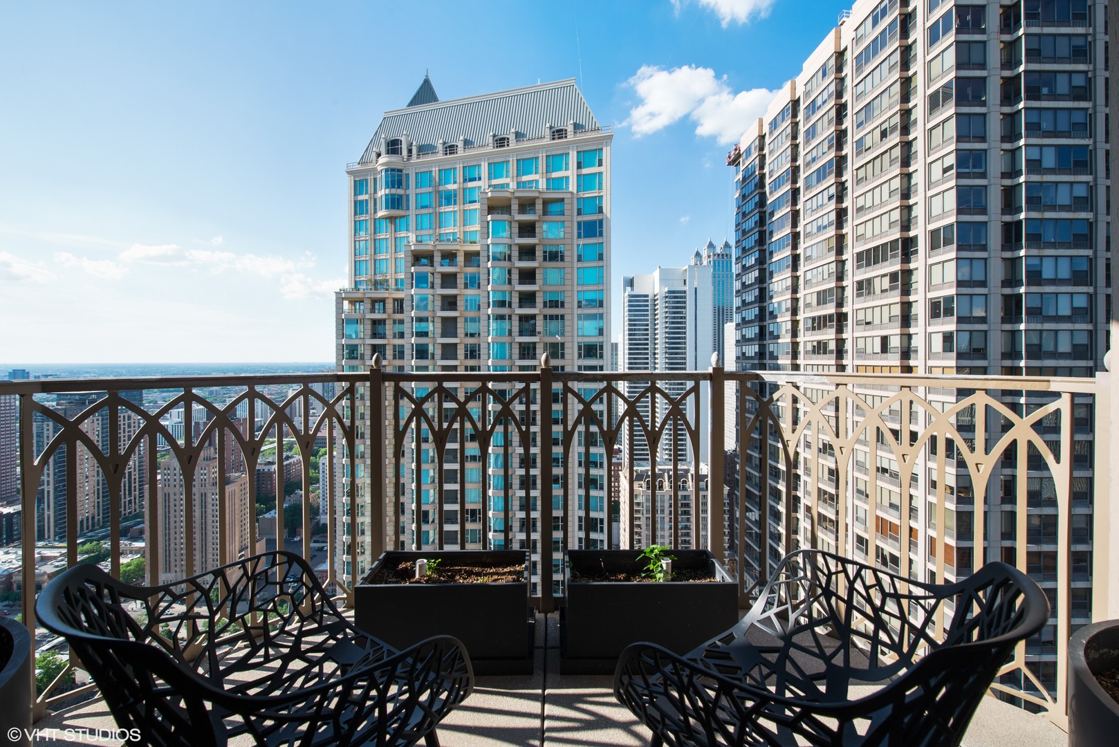 21 E HURON Street Unit: 4005