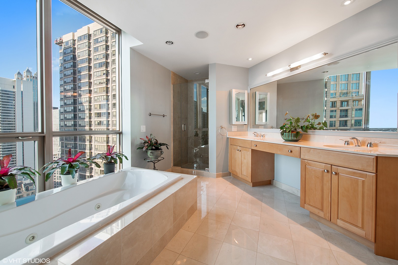 21 E HURON Street Unit: 4005