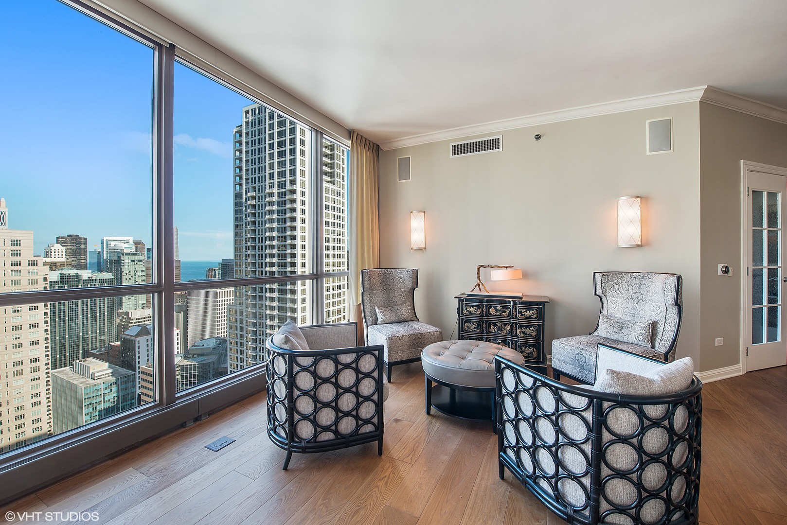 21 E HURON Street Unit: 4005