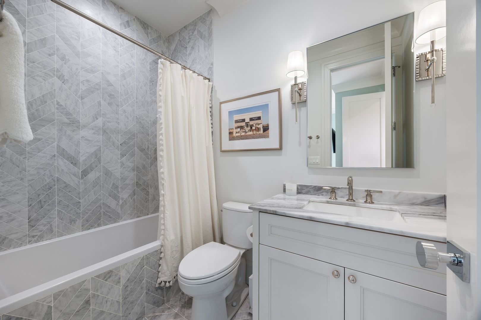 2034 N Mohawk Street Unit: 3