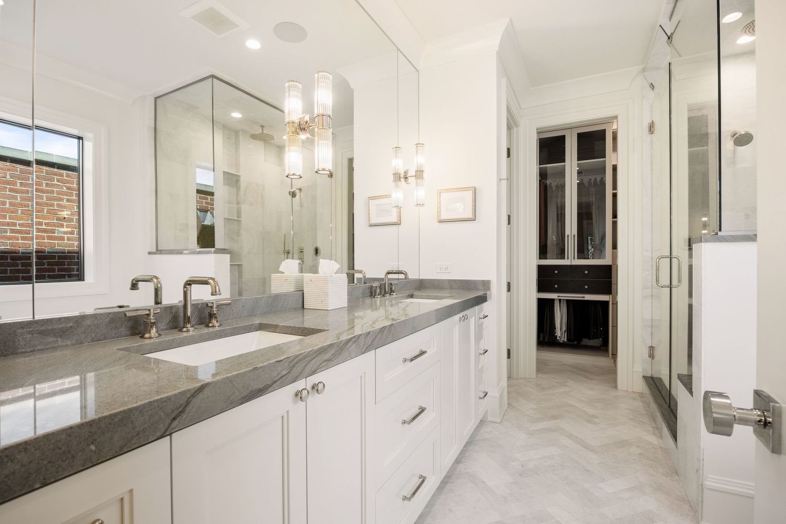 2034 N Mohawk Street Unit: 3