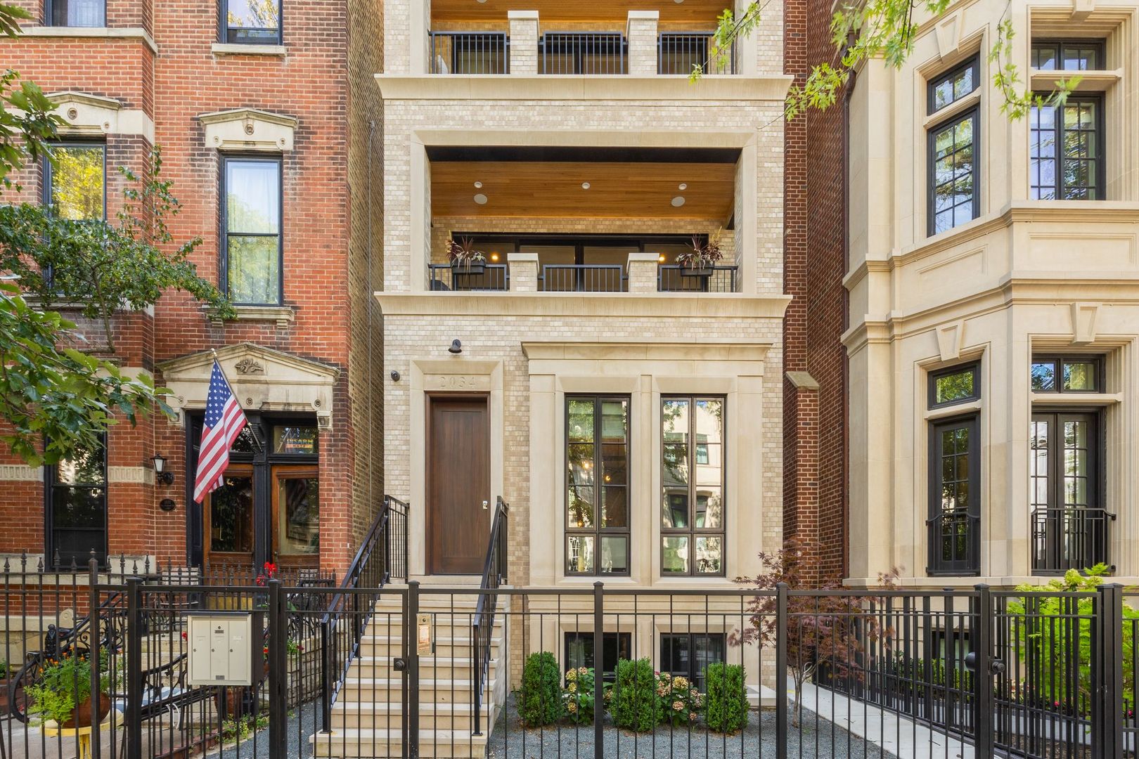 2034 N Mohawk Street Unit: 3