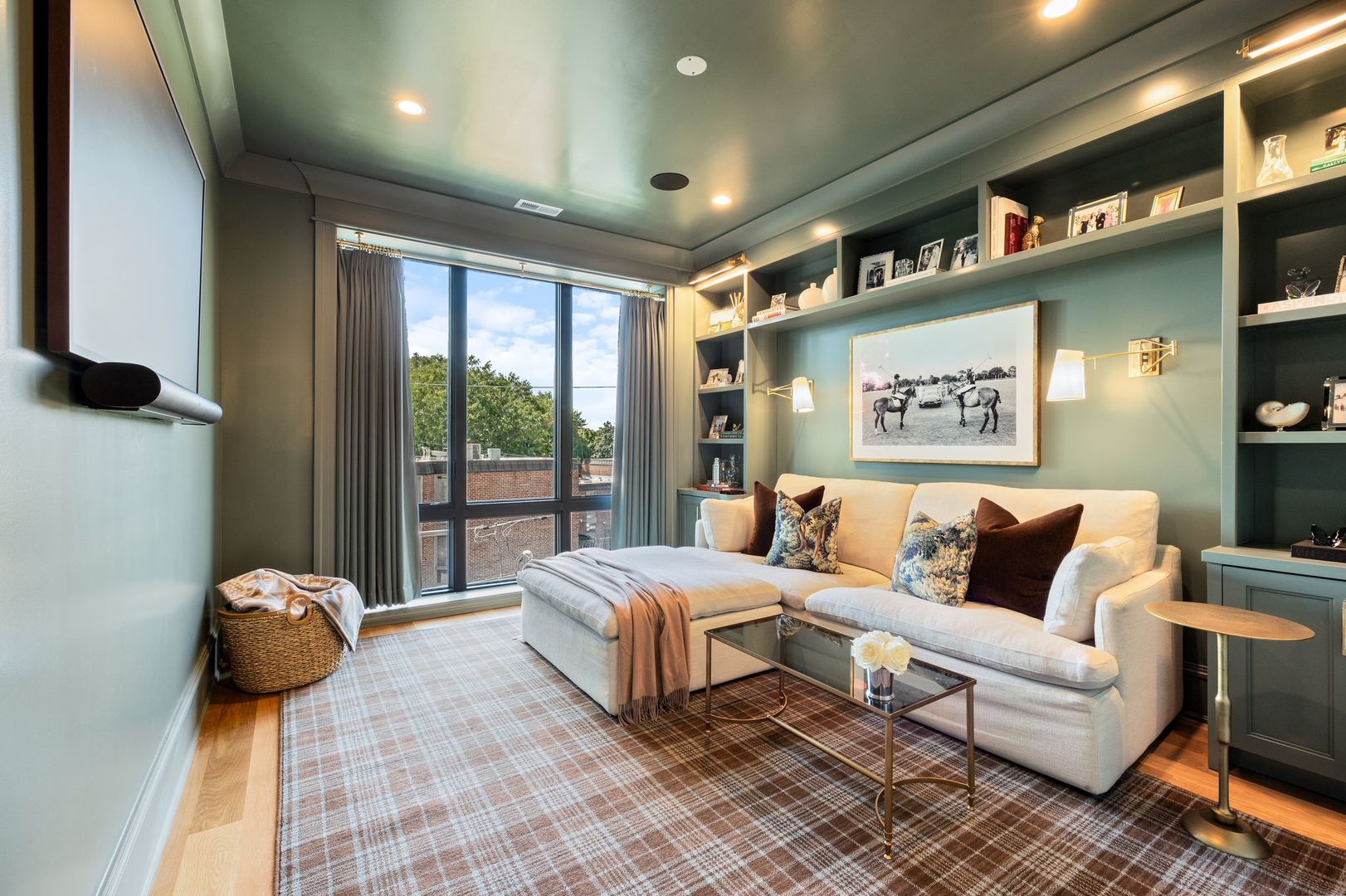 2034 N Mohawk Street Unit: 3