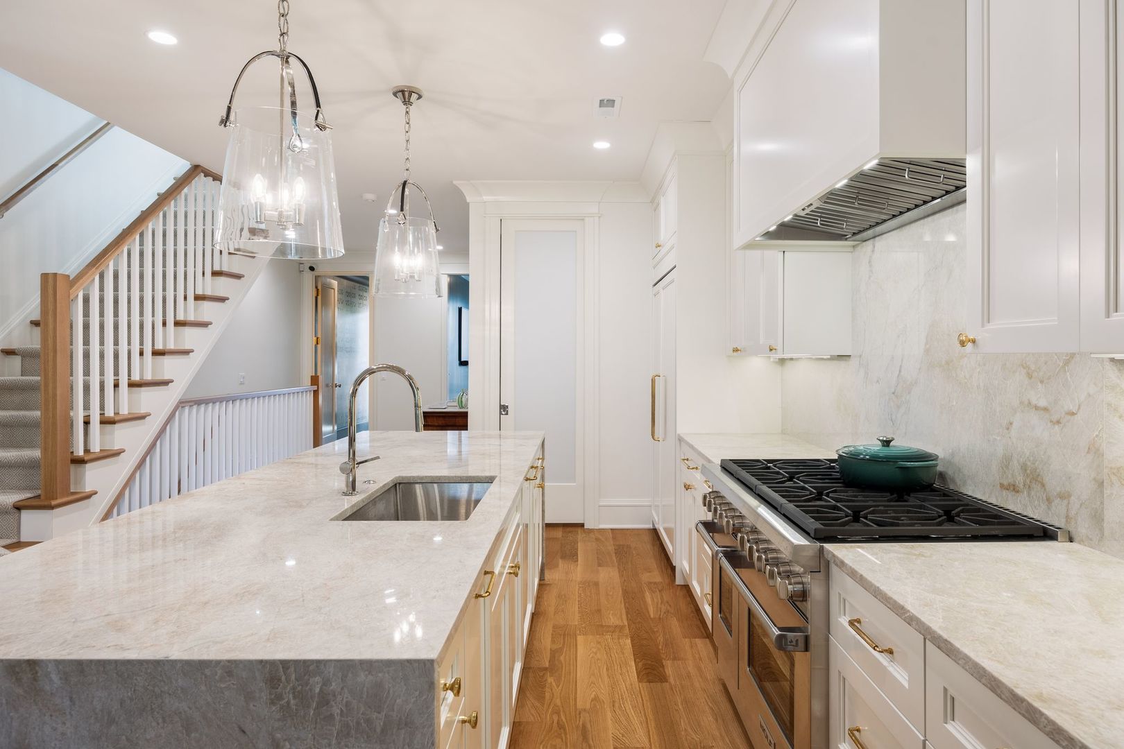 2034 N Mohawk Street Unit: 3