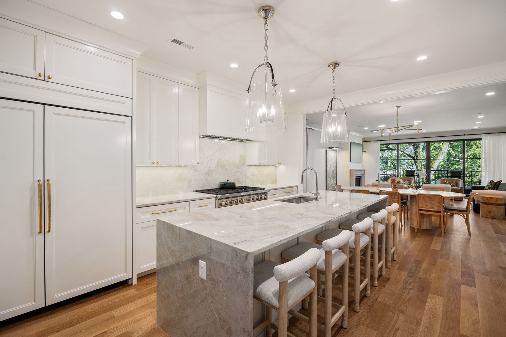 2034 N Mohawk Street Unit: 3