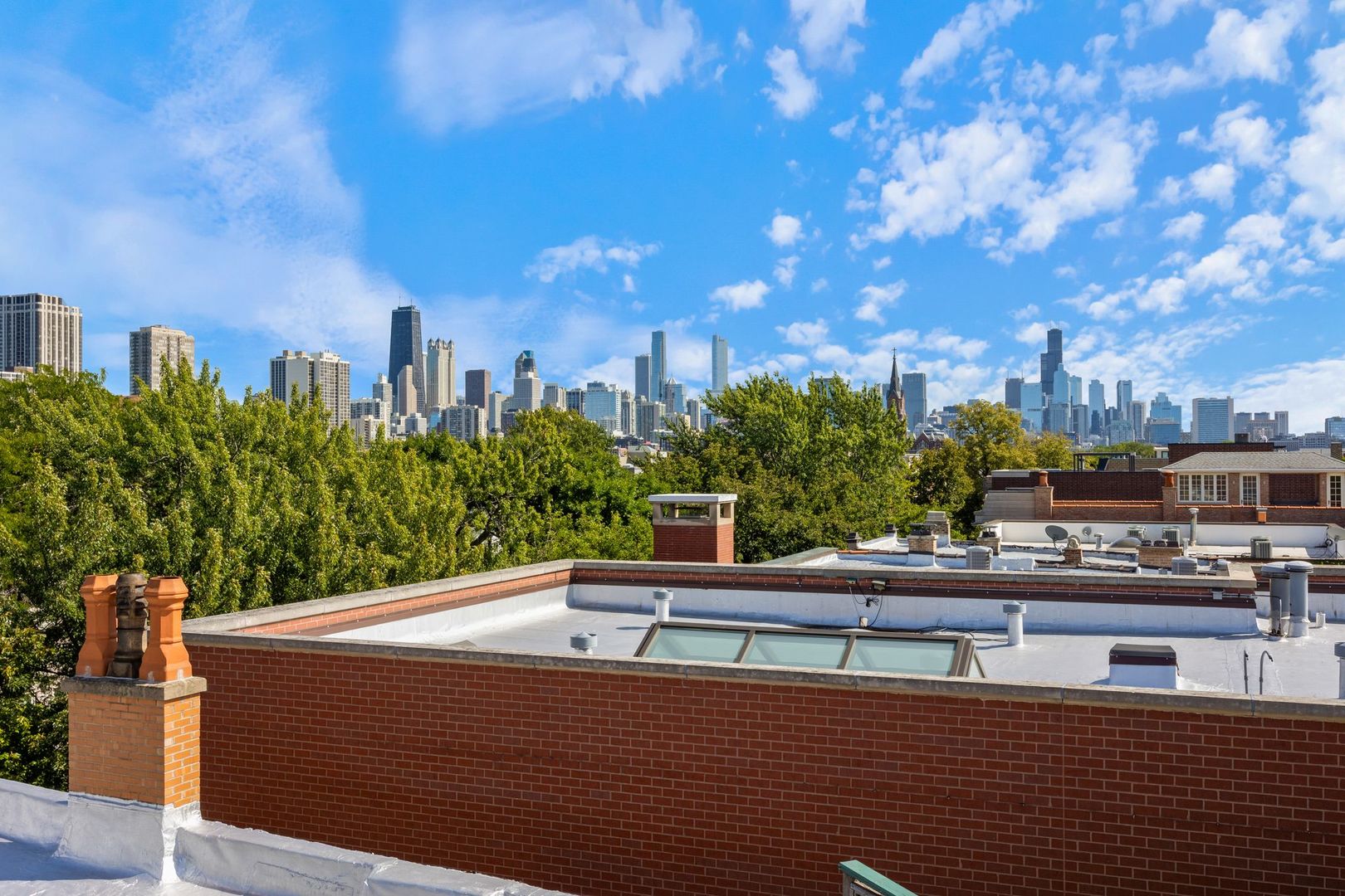 2034 N Mohawk Street Unit: 3