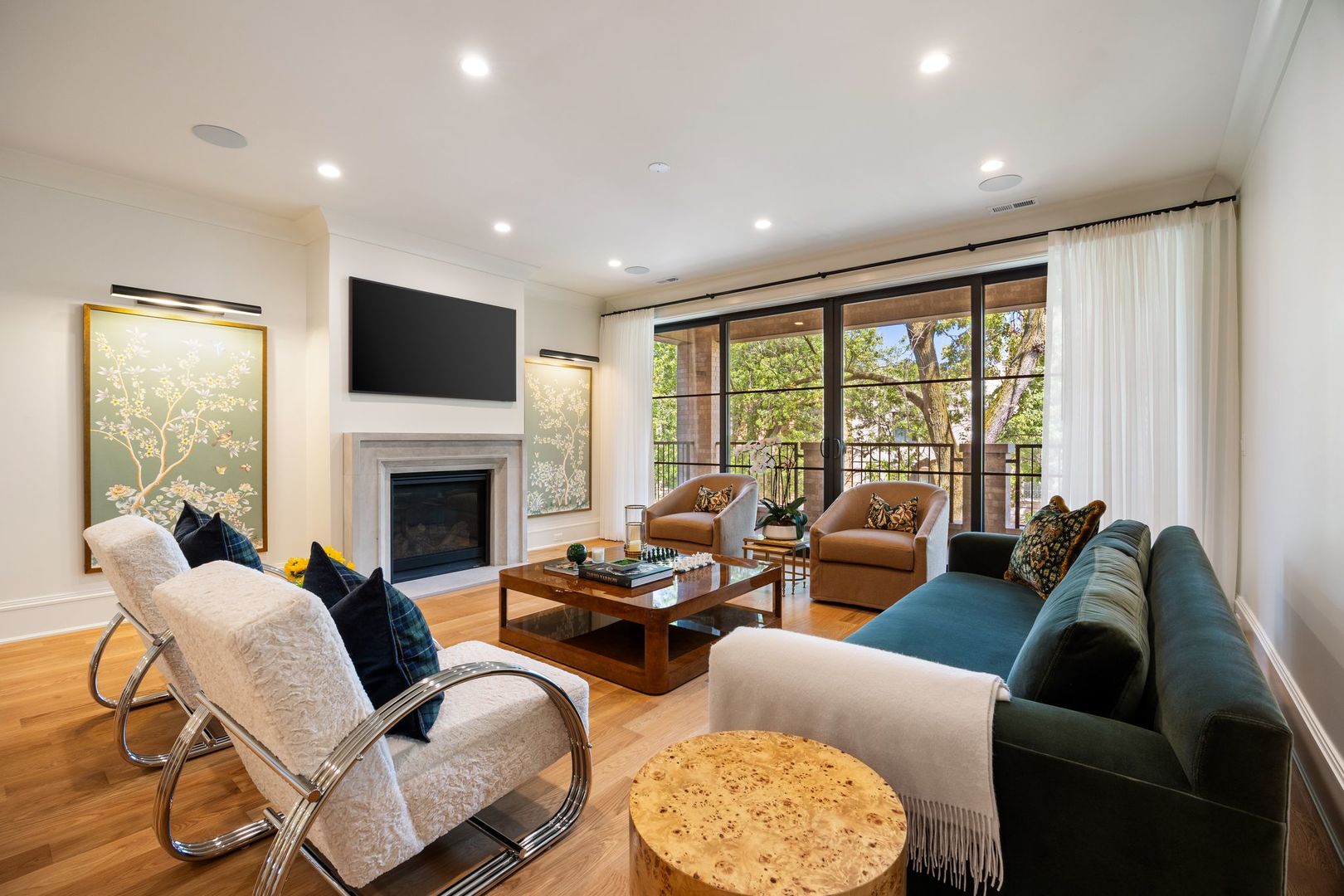 2034 N Mohawk Street Unit: 3