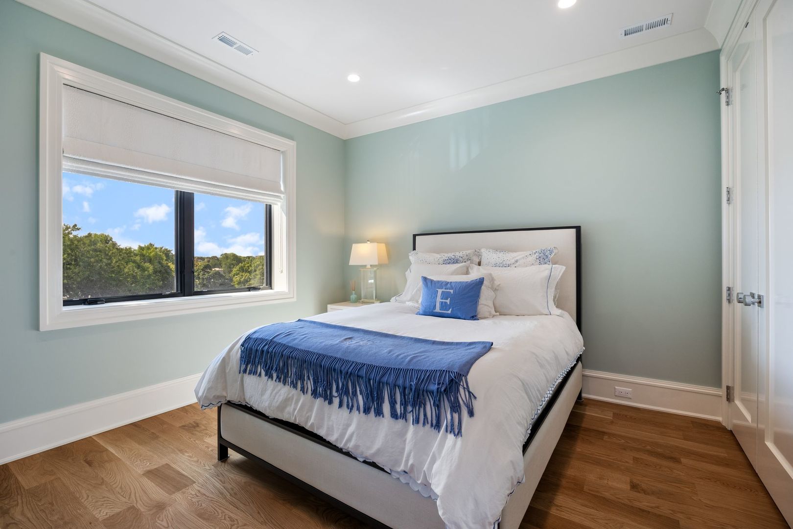 2034 N Mohawk Street Unit: 3
