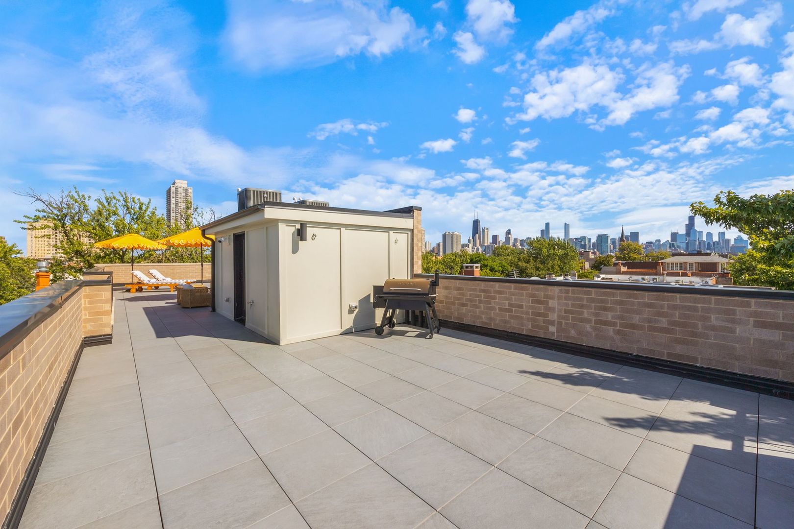 2034 N Mohawk Street Unit: 3