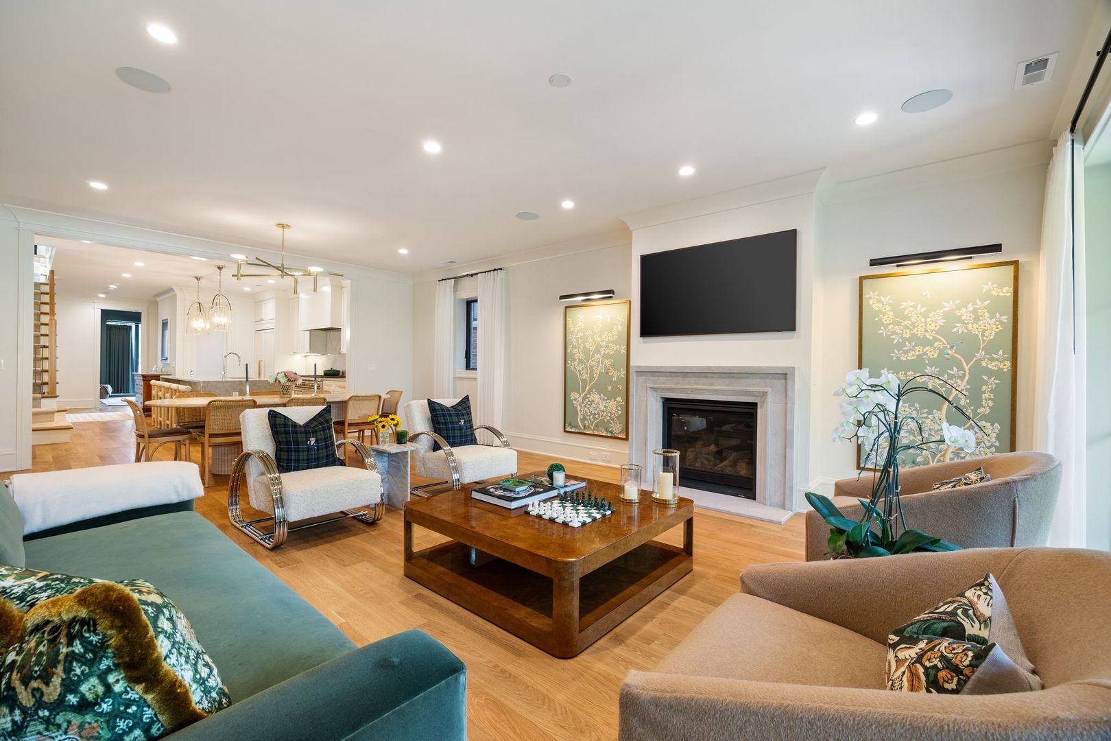 2034 N Mohawk Street Unit: 3