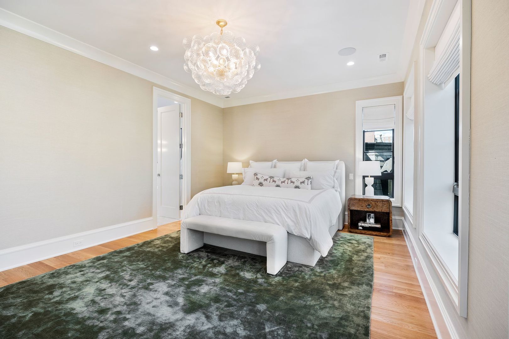 2034 N Mohawk Street Unit: 3