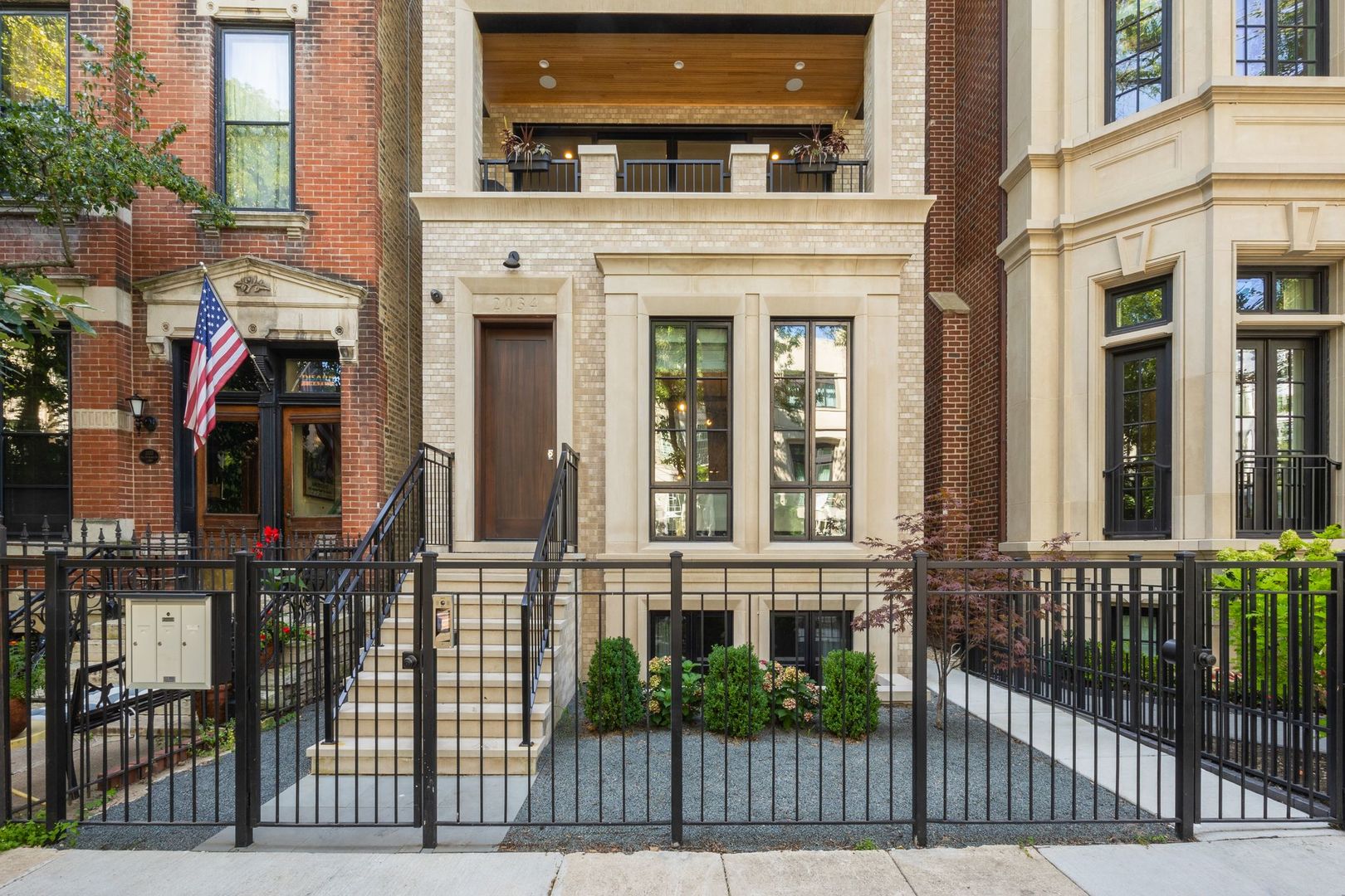 2034 N Mohawk Street Unit: 3