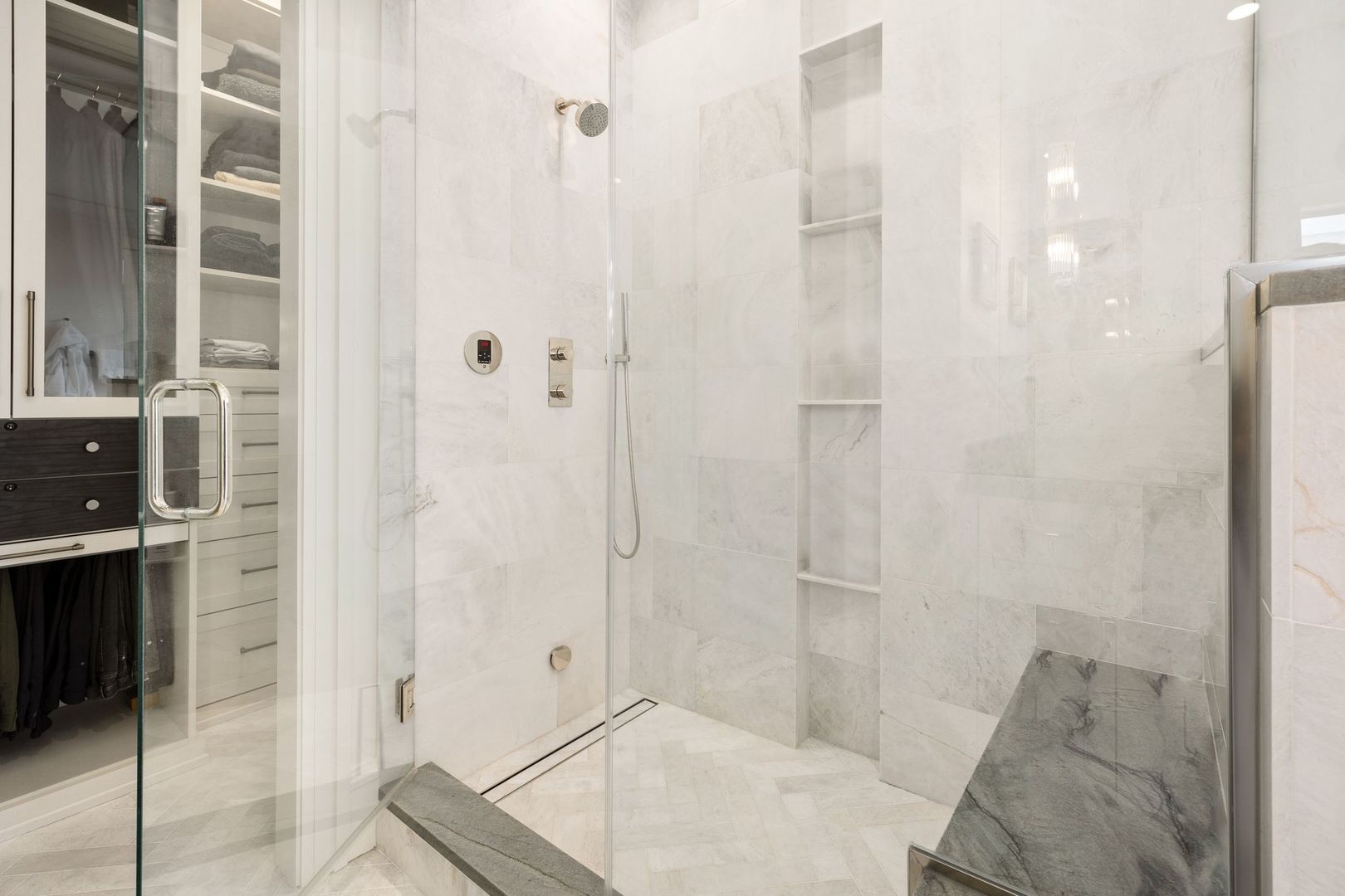 2034 N Mohawk Street Unit: 3