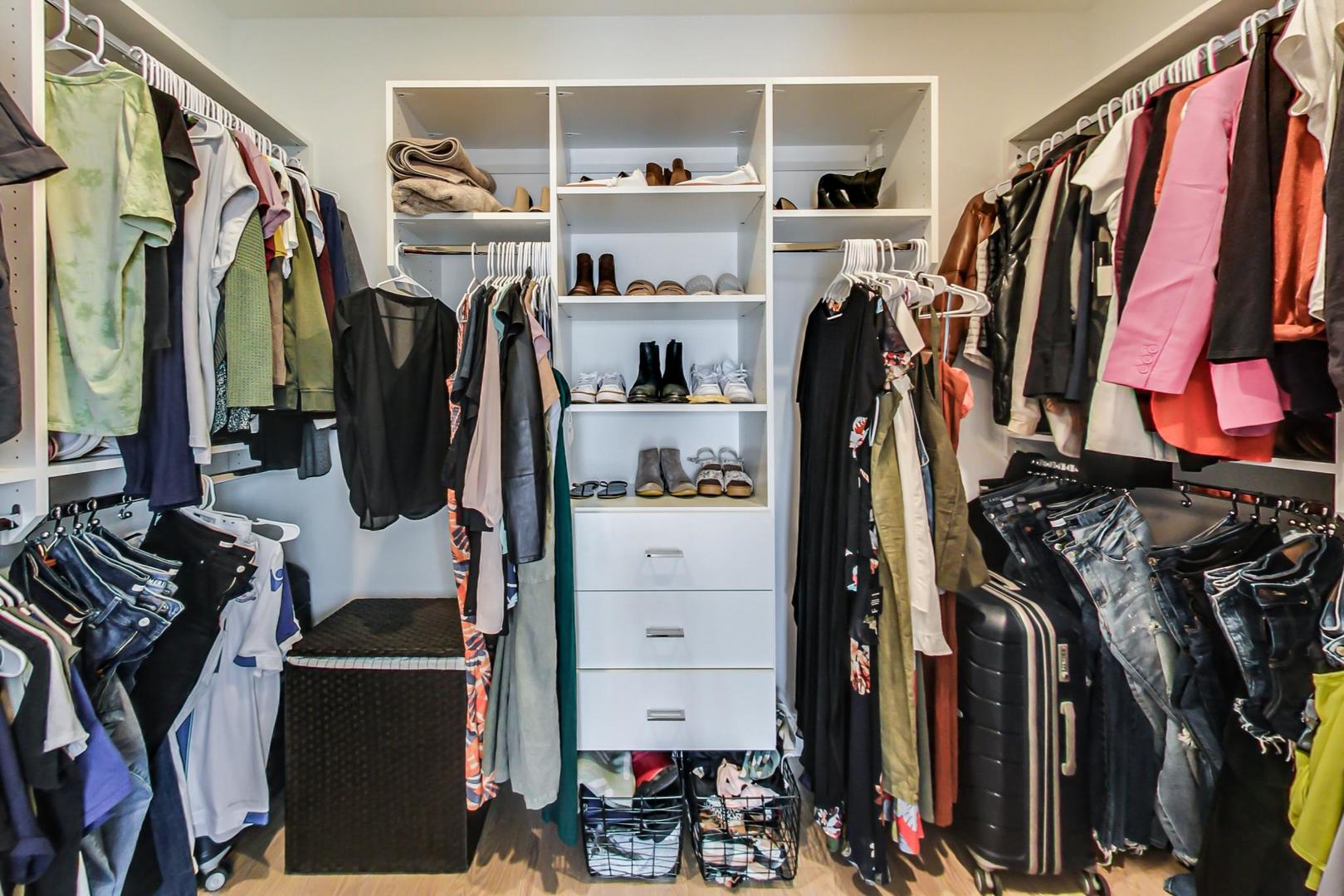 2429 W Augusta Boulevard Unit: 3