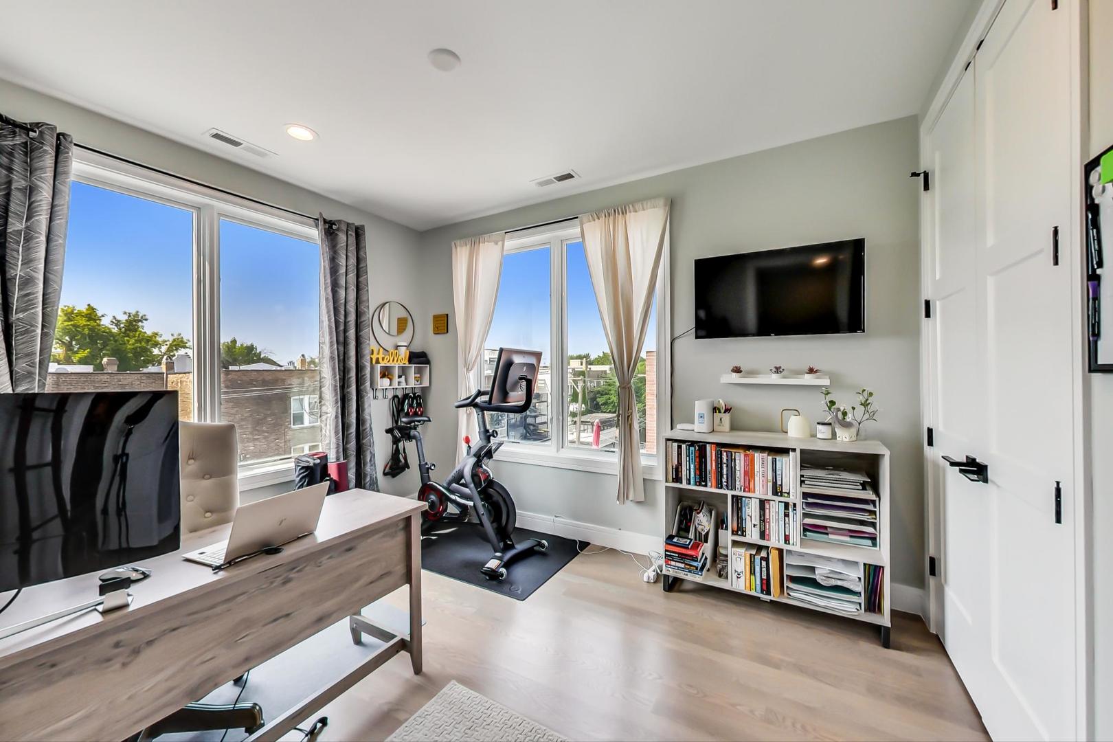 2429 W Augusta Boulevard Unit: 3