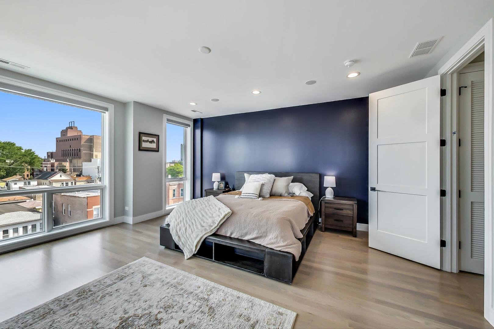 2429 W Augusta Boulevard Unit: 3