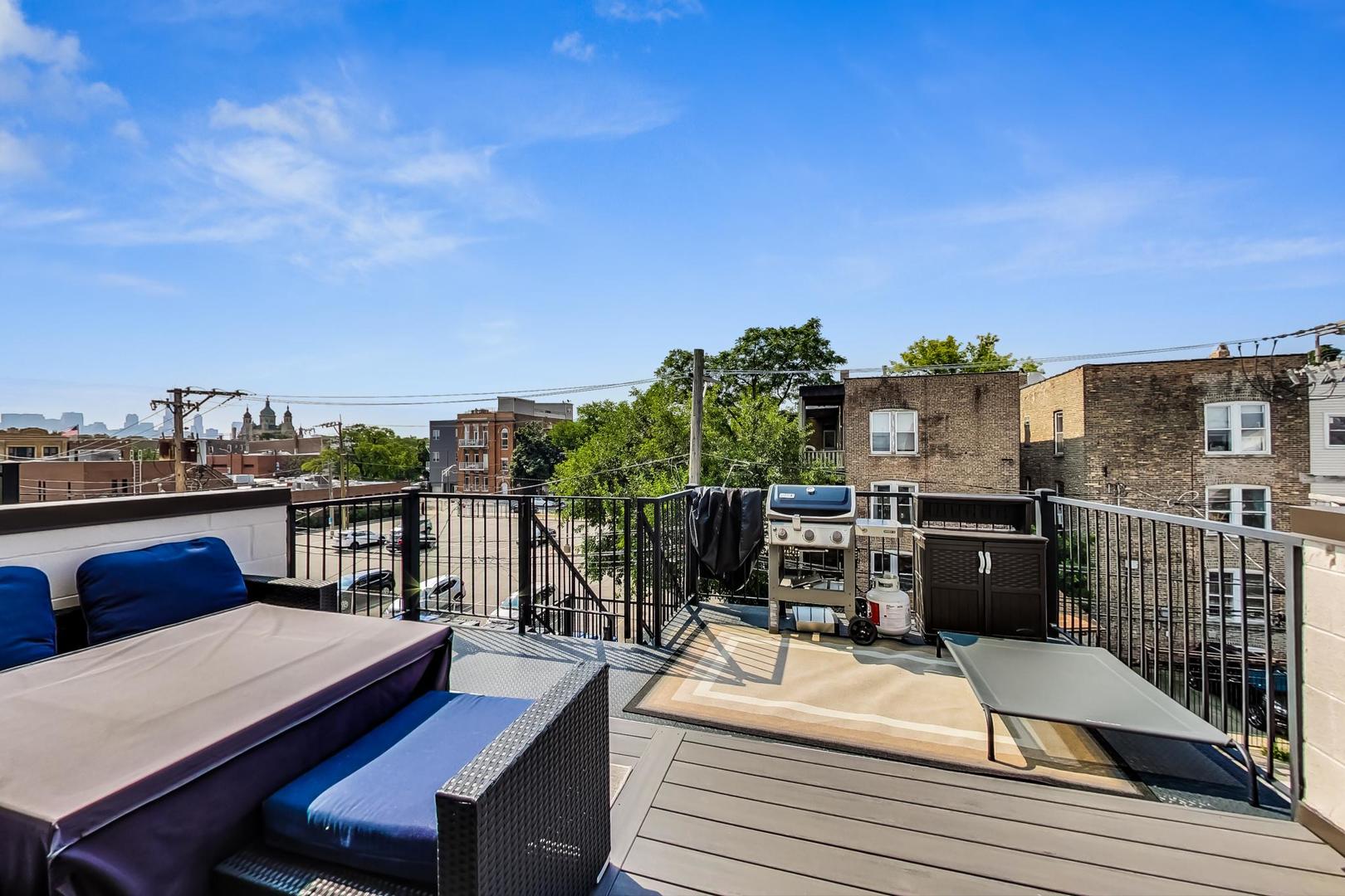 2429 W Augusta Boulevard Unit: 3