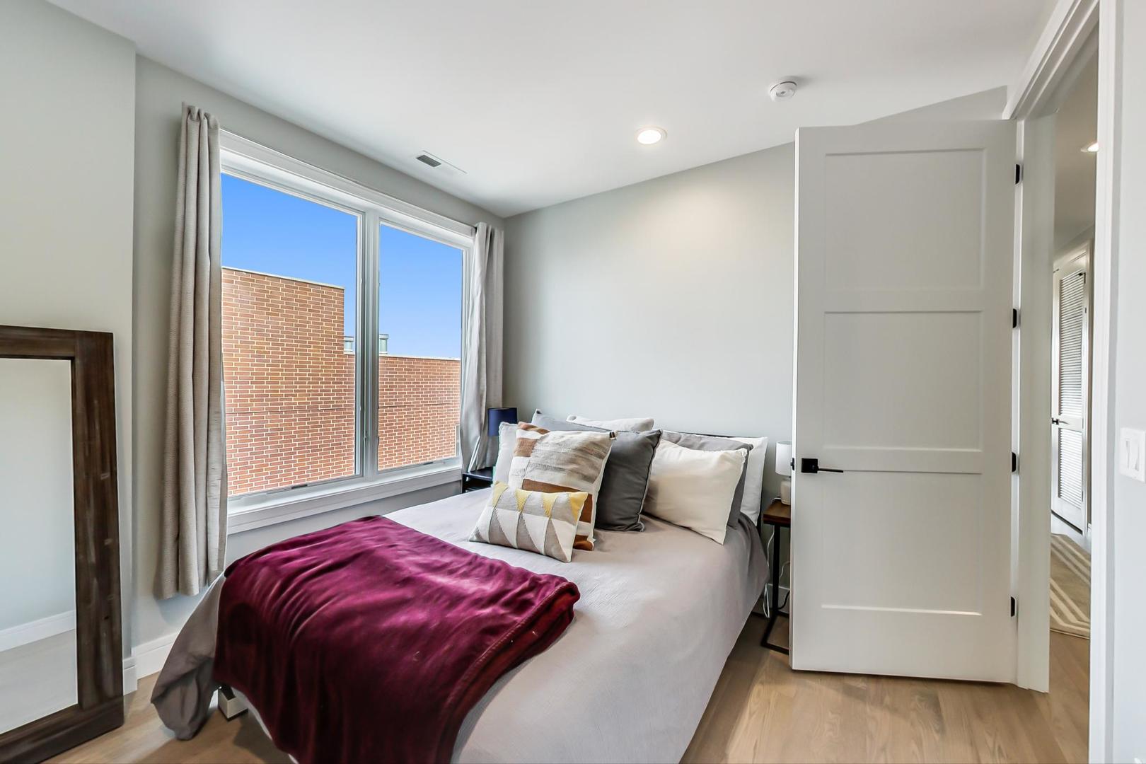 2429 W Augusta Boulevard Unit: 3