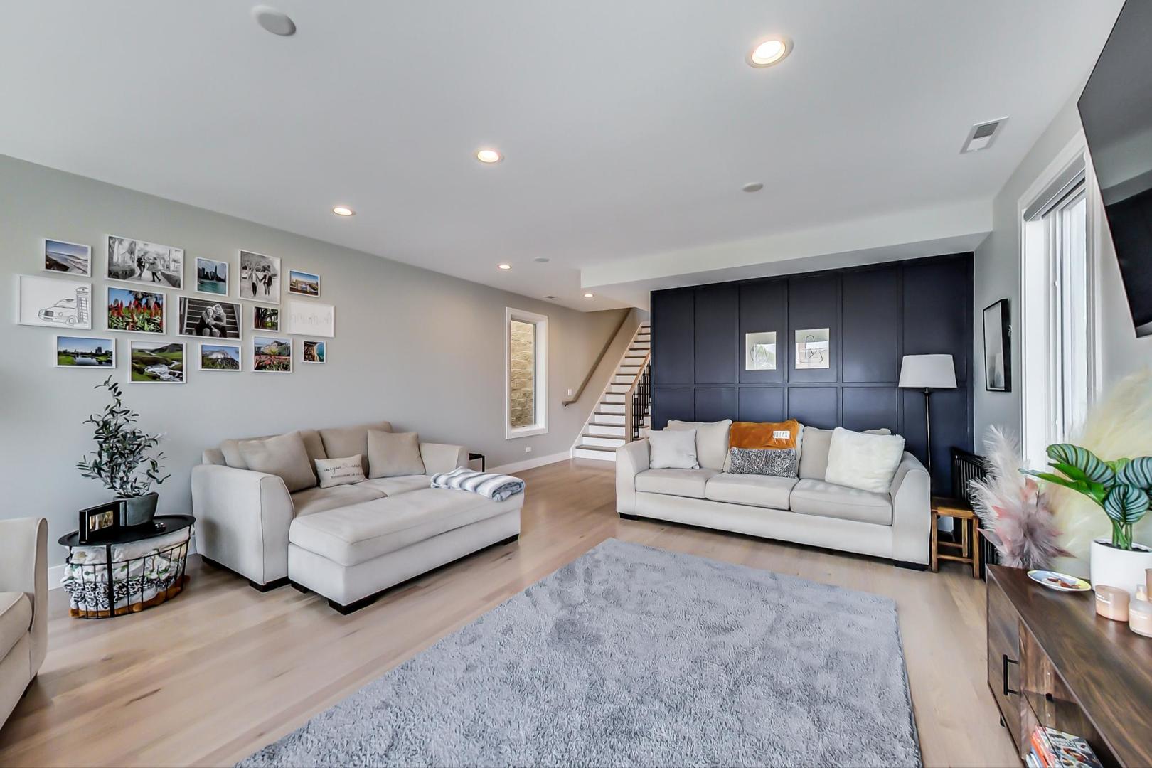 2429 W Augusta Boulevard Unit: 3