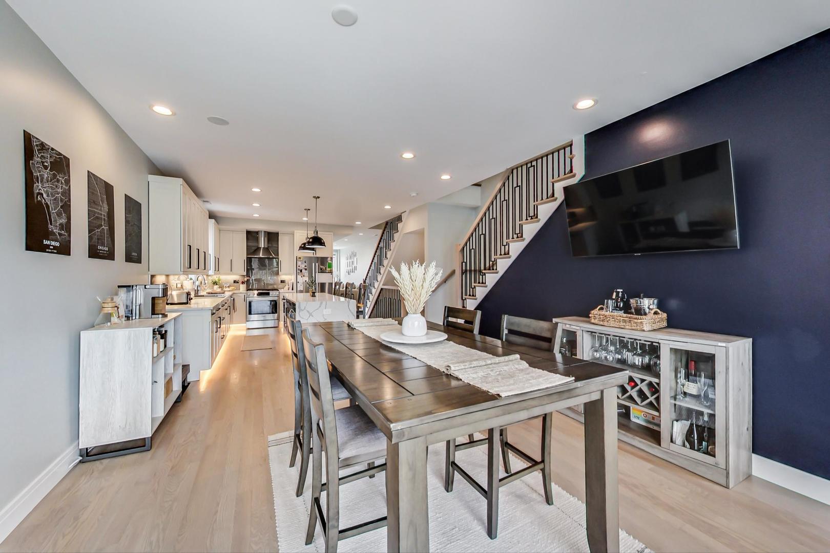 2429 W Augusta Boulevard Unit: 3
