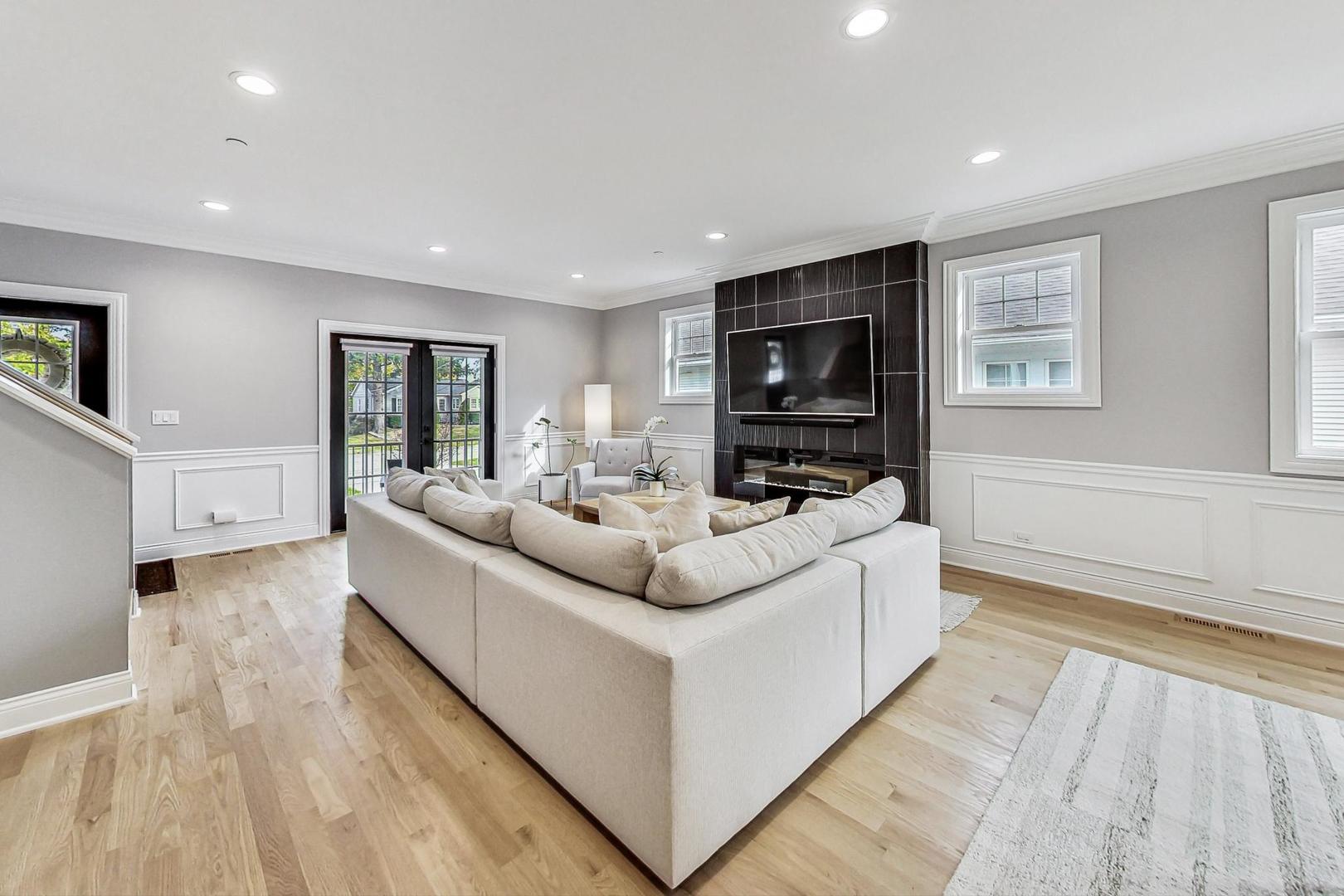 859 Central Avenue