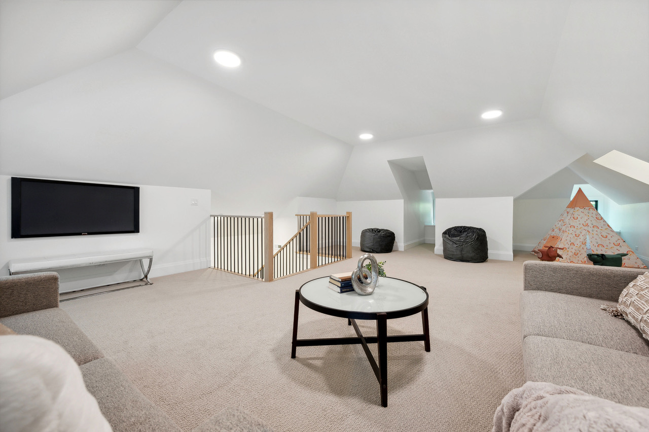 611 Abbotsford Road