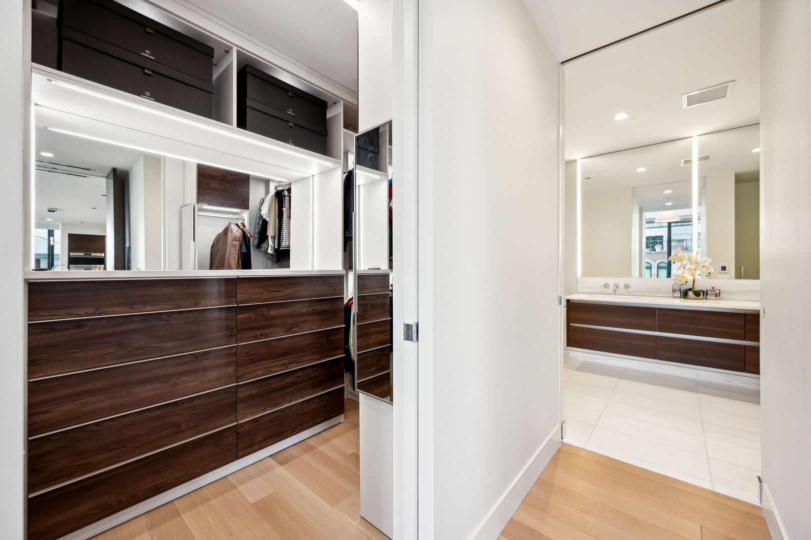 366 W Superior Street Unit: 401