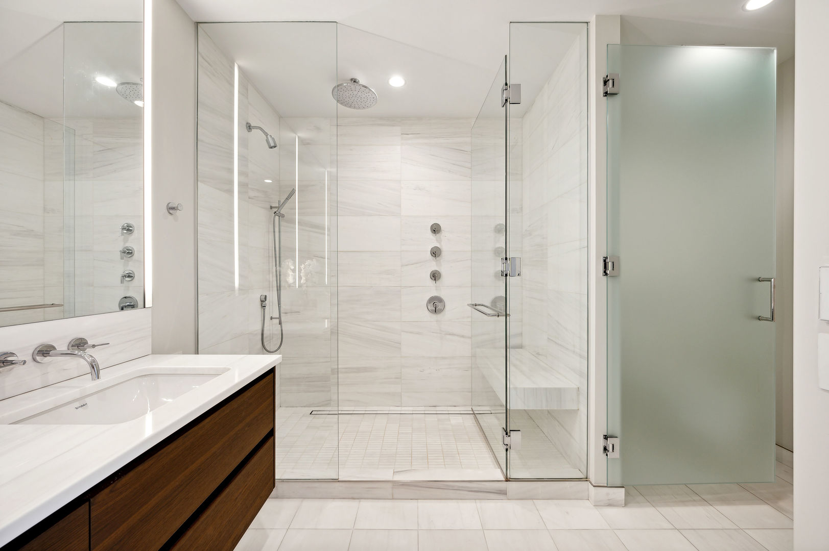 366 W Superior Street Unit: 401