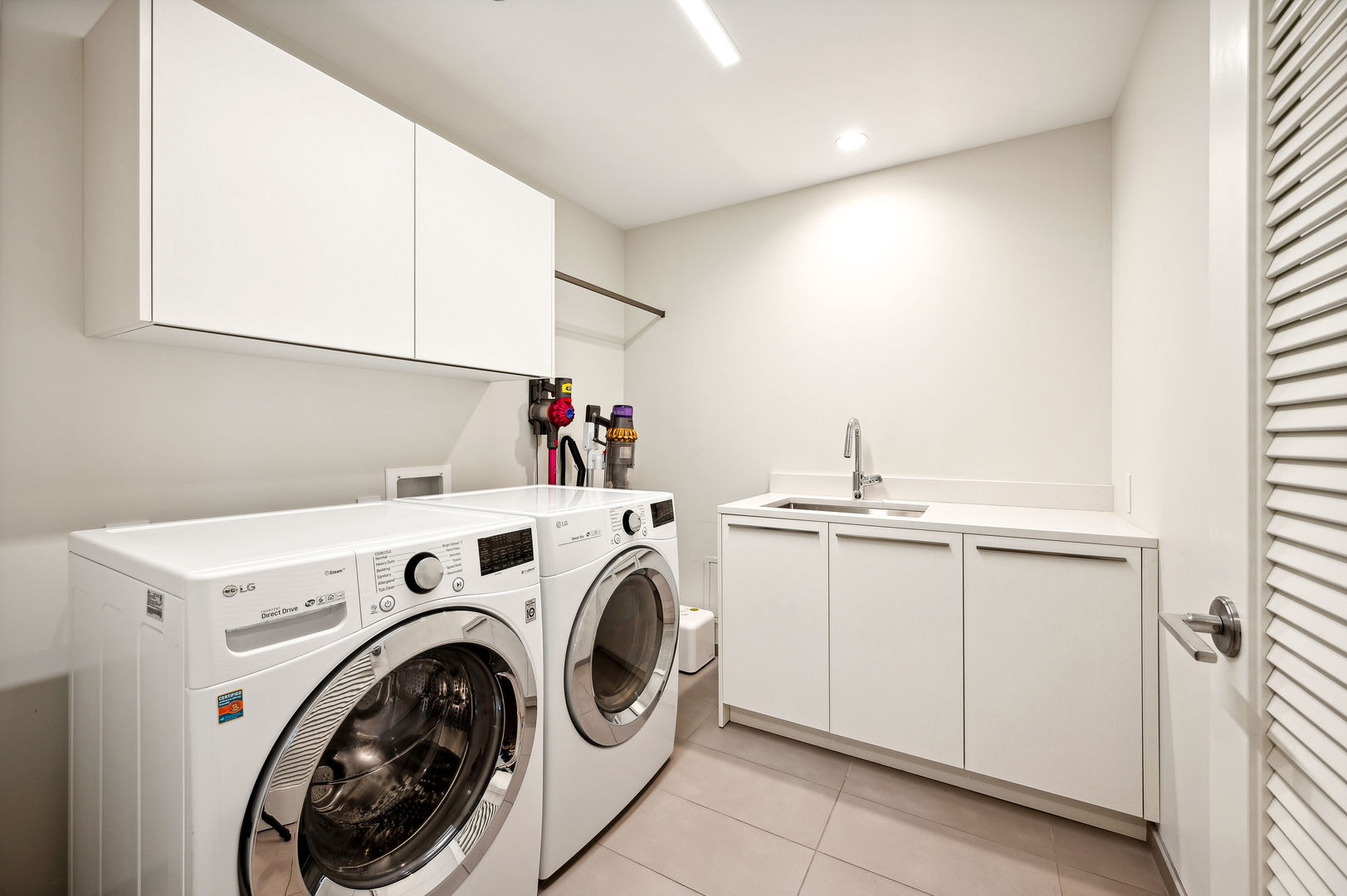 366 W Superior Street Unit: 401