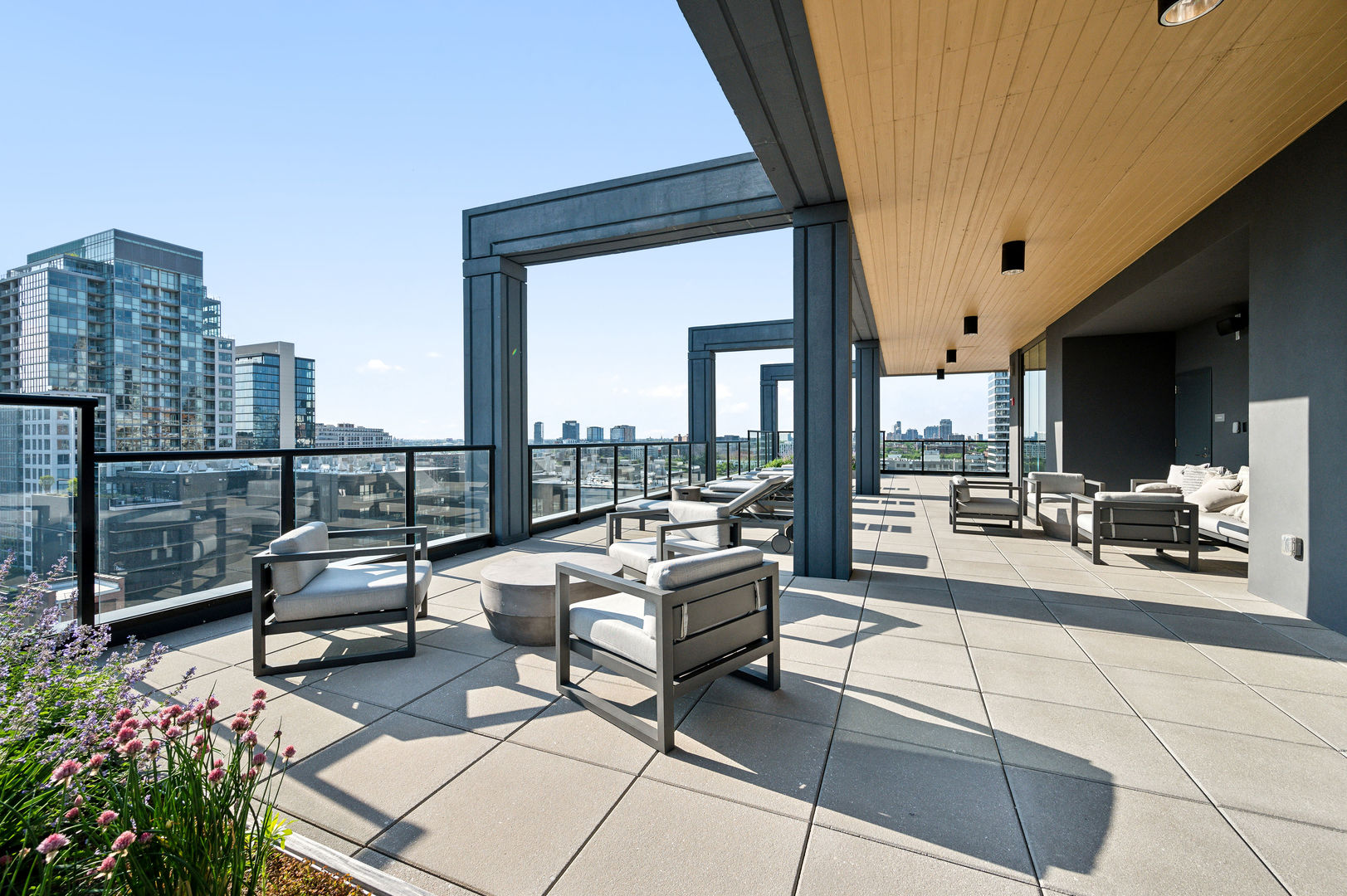 366 W Superior Street Unit: 401
