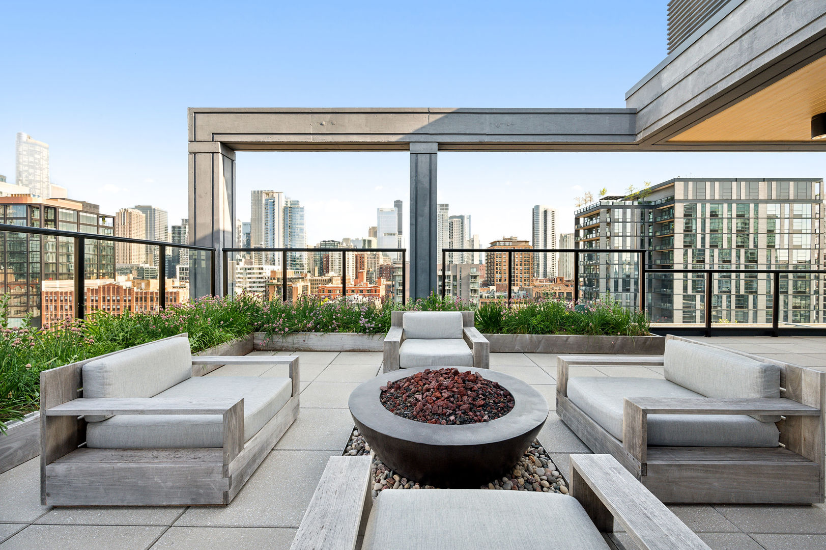 366 W Superior Street Unit: 401