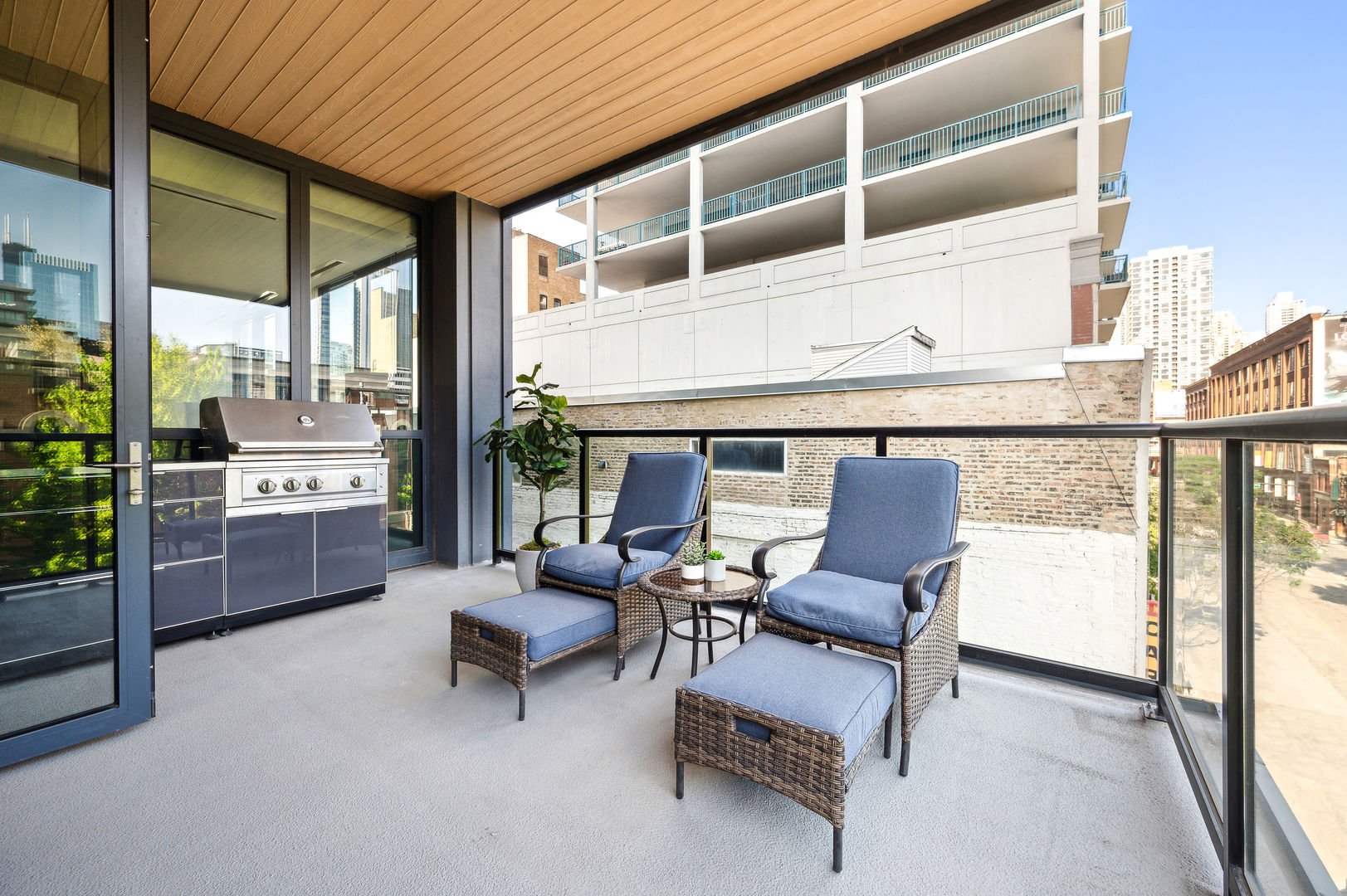 366 W Superior Street Unit: 401