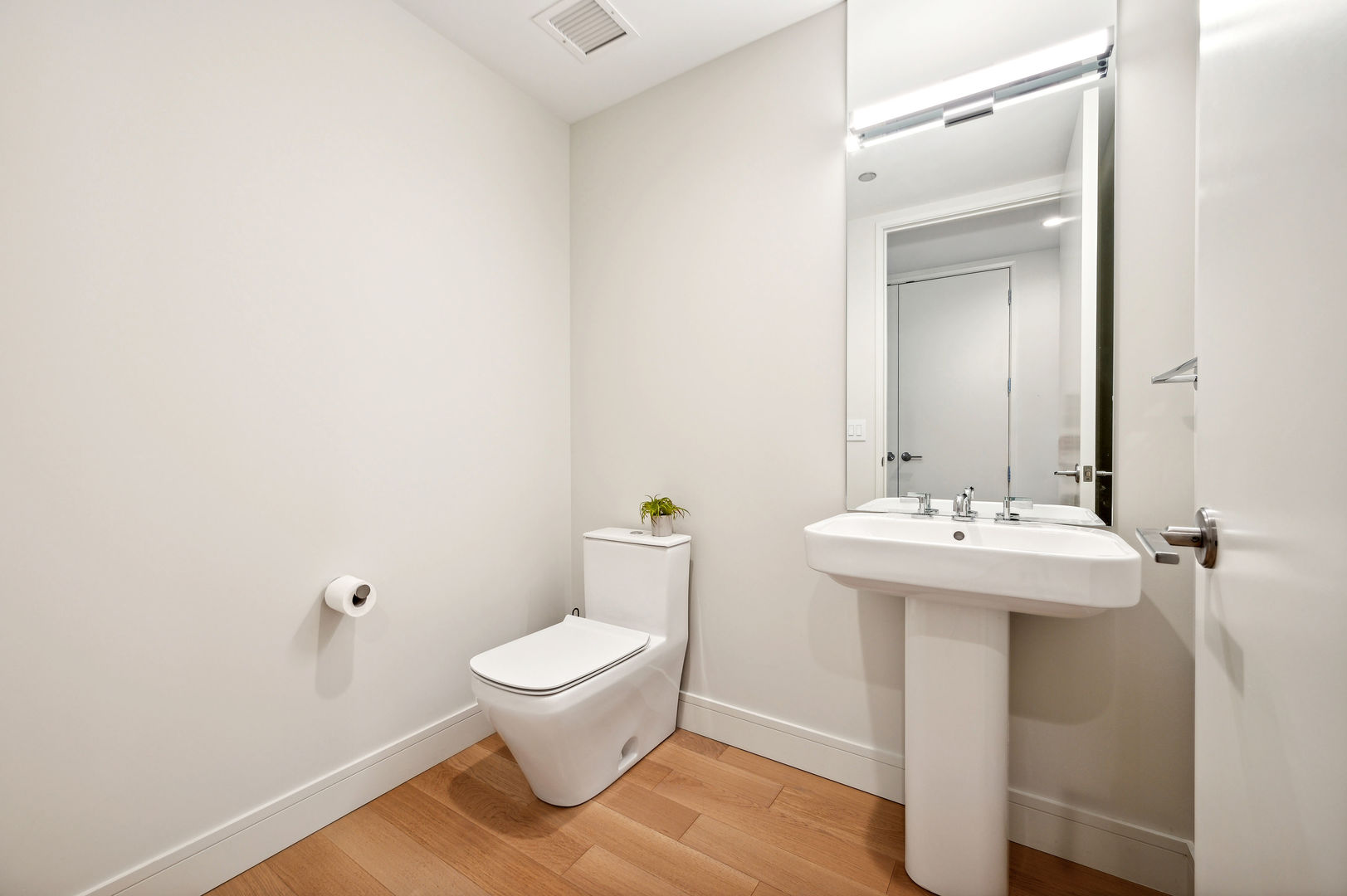 366 W Superior Street Unit: 401