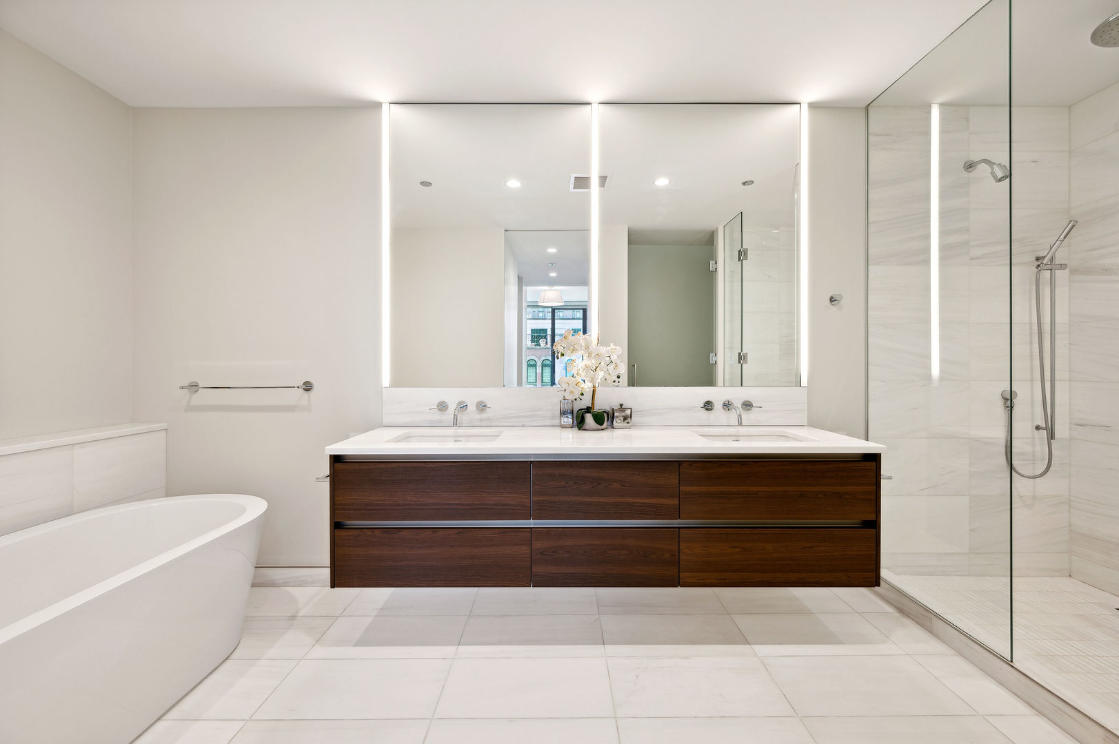 366 W Superior Street Unit: 401