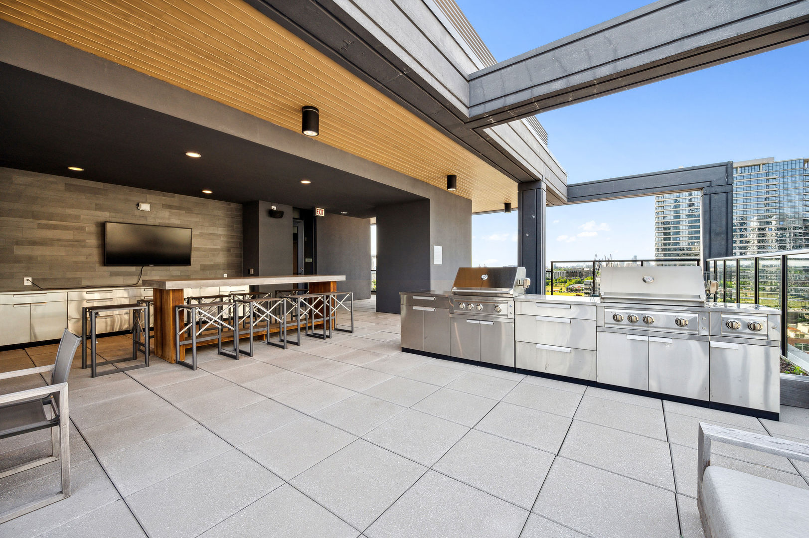 366 W Superior Street Unit: 401