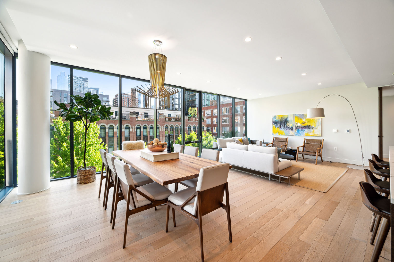 366 W Superior Street Unit: 401