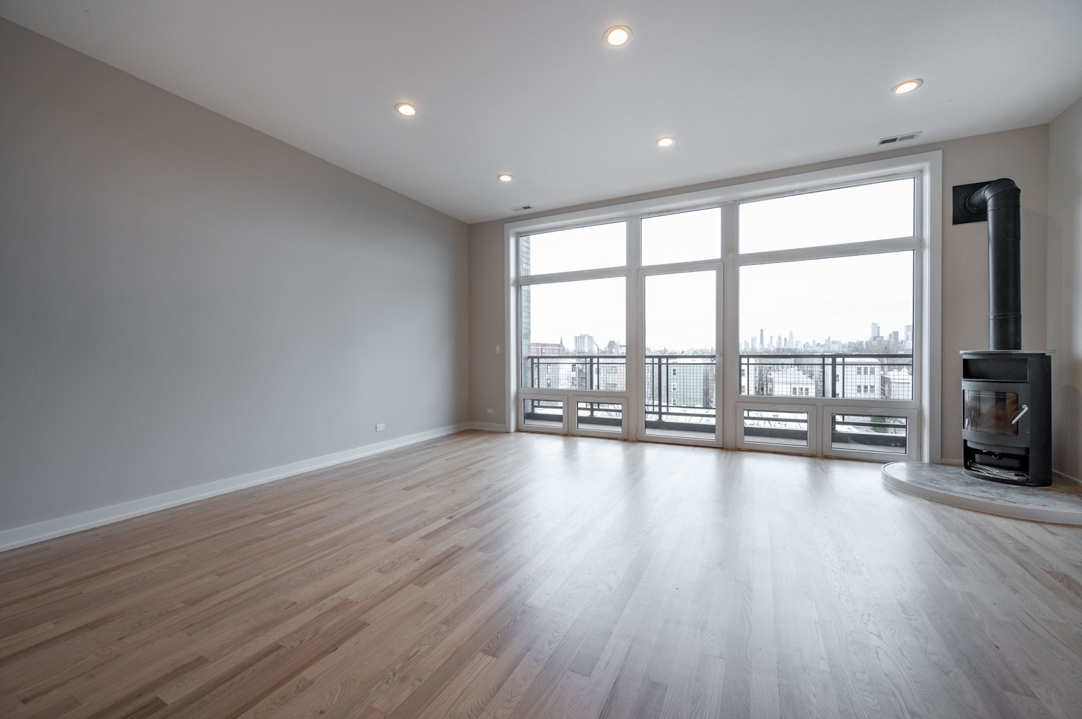 934 N California Avenue Unit: 4N