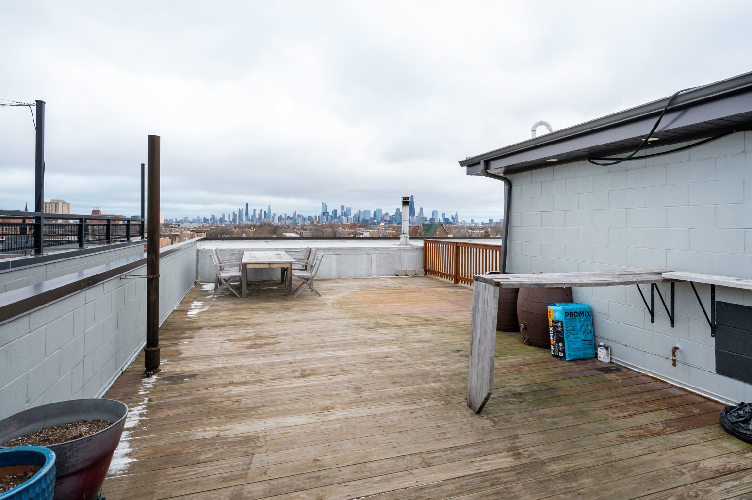 934 N California Avenue Unit: 4N
