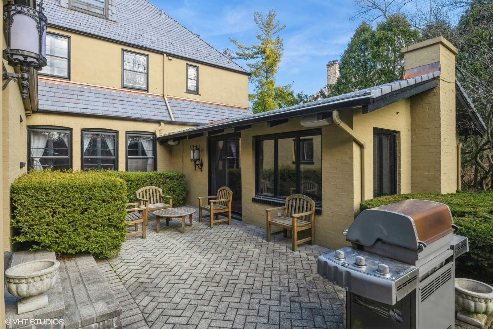332 N Deere Park Drive W