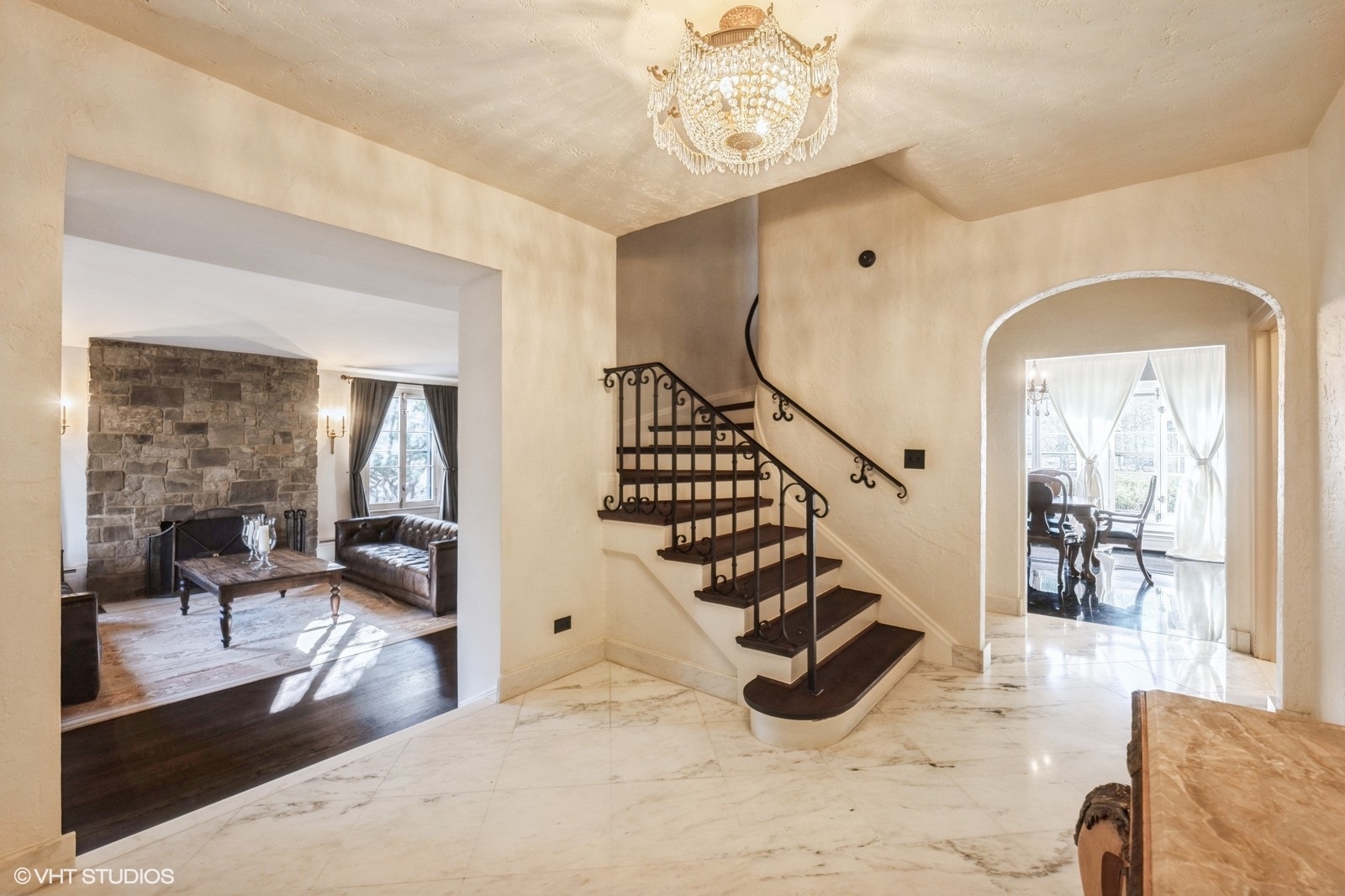 332 N Deere Park Drive W