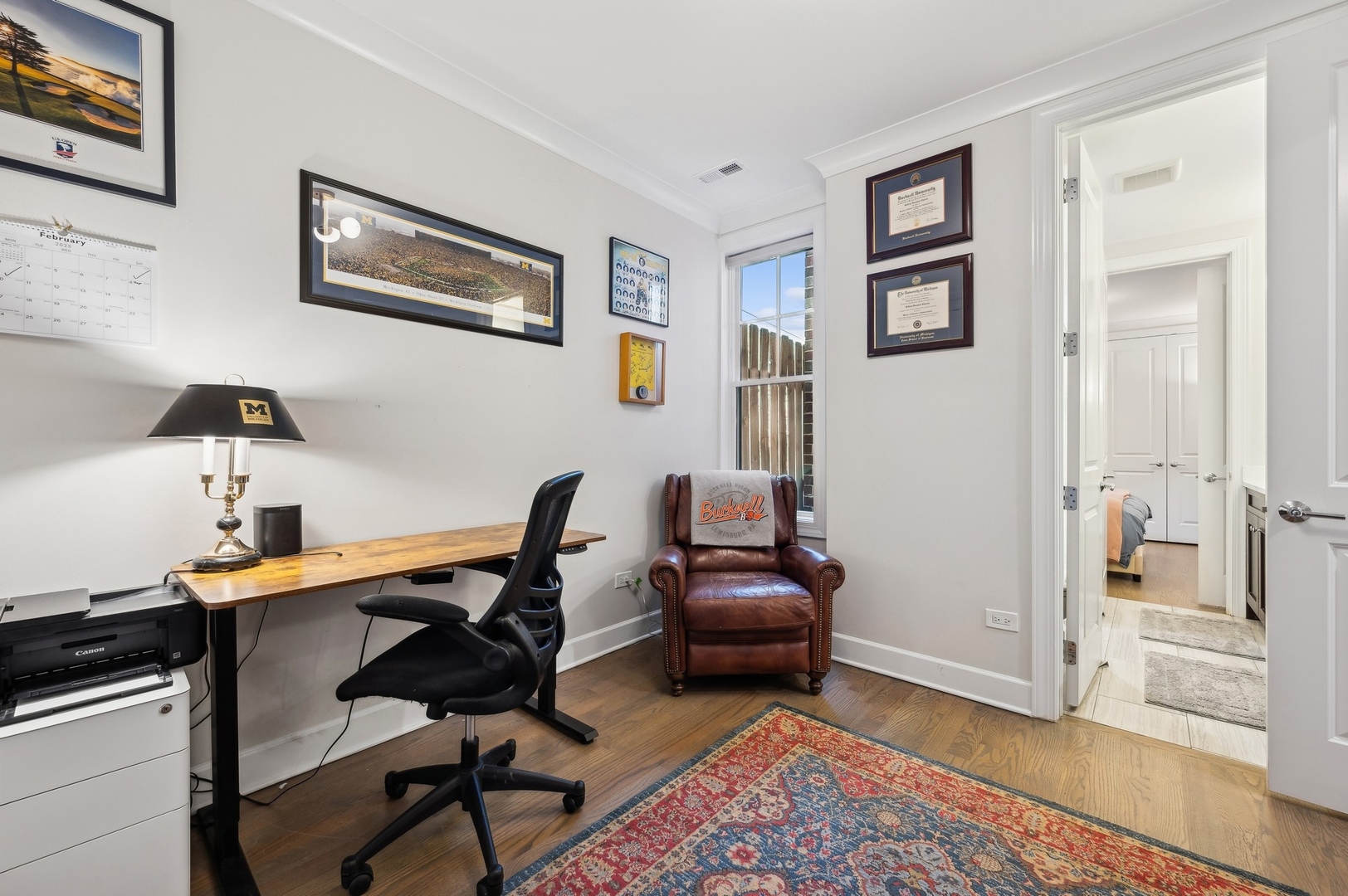 2036 W Roscoe Street Unit: 2