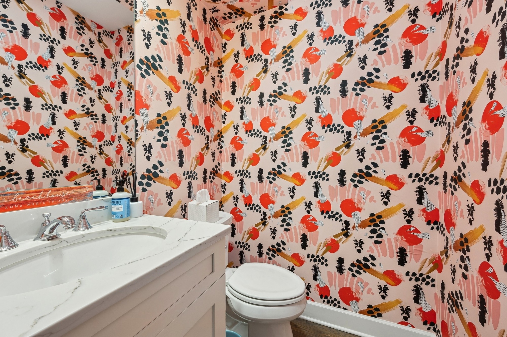 2036 W Roscoe Street Unit: 2