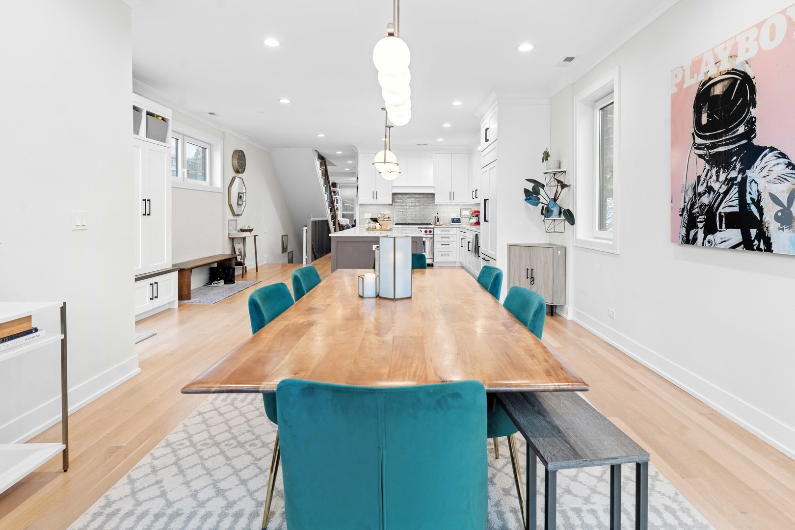 836 W Barry Avenue Unit: 3
