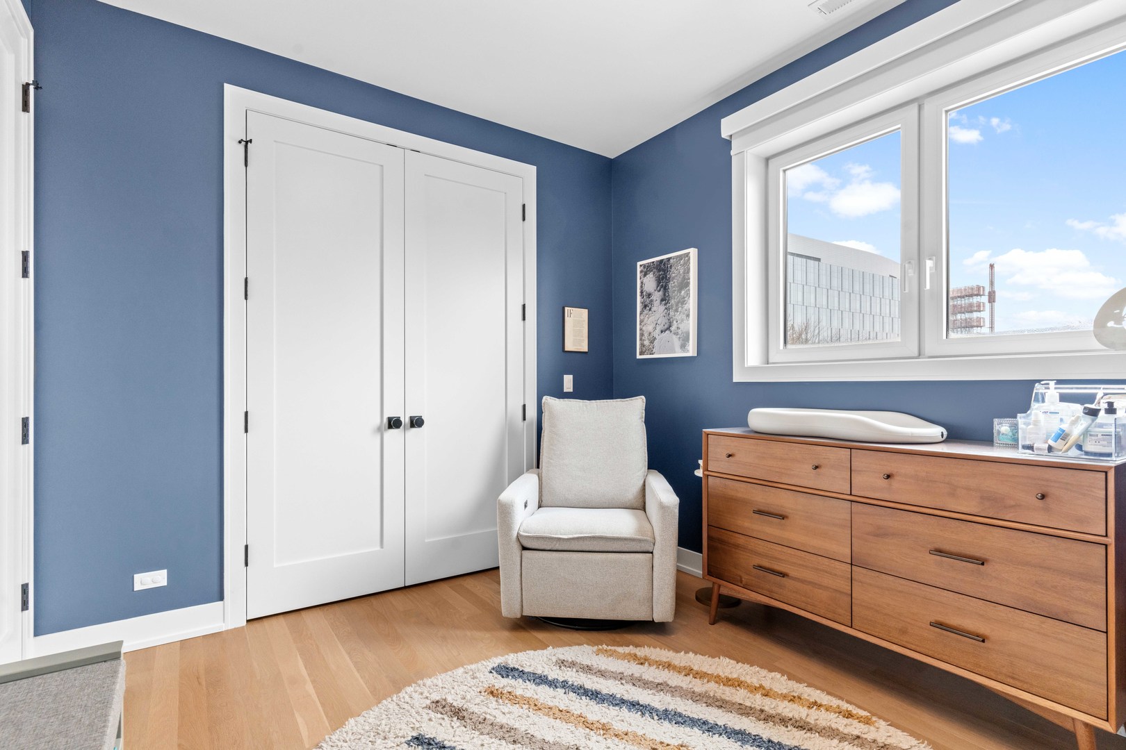 836 W Barry Avenue Unit: 3