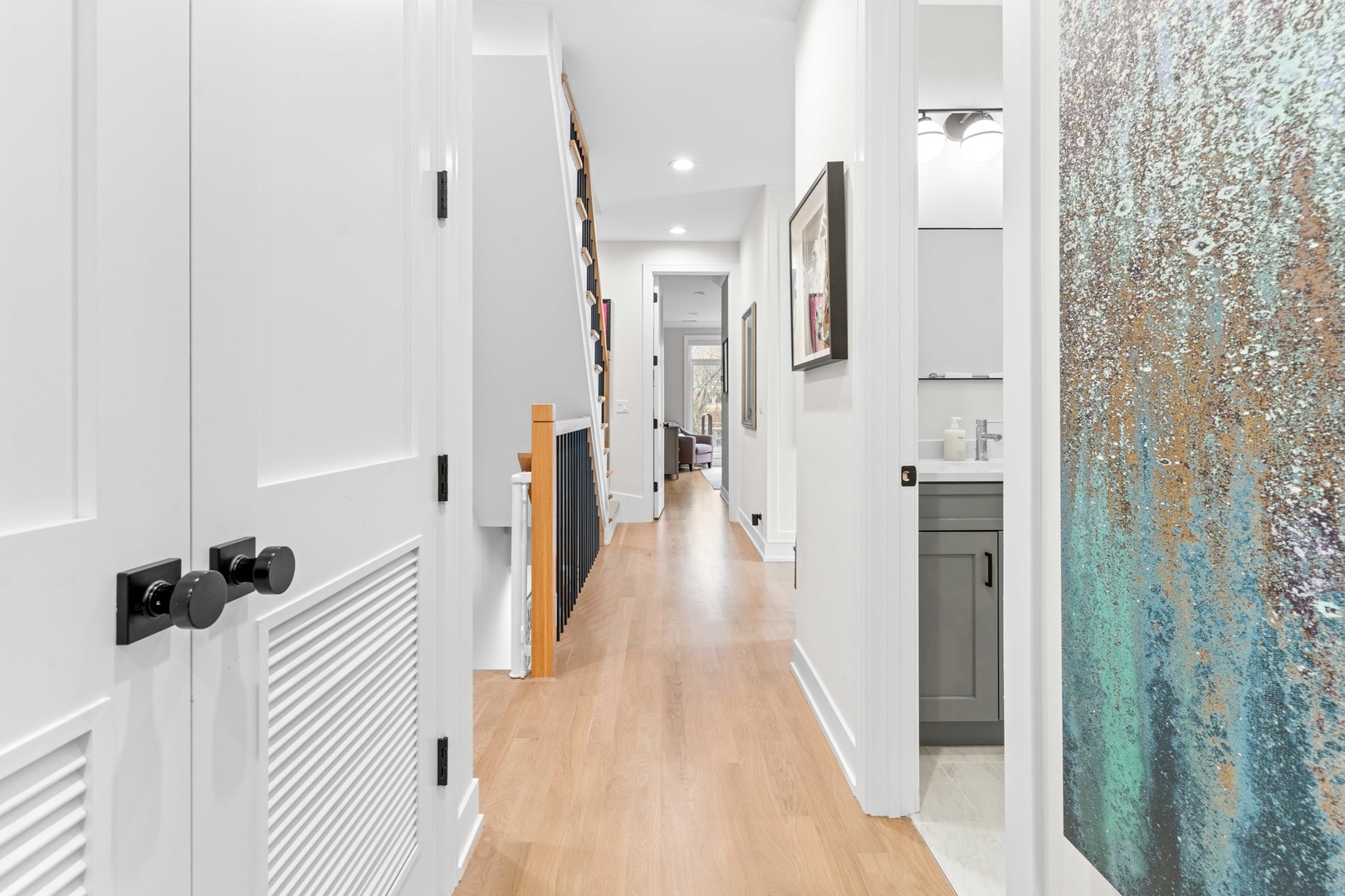 836 W Barry Avenue Unit: 3