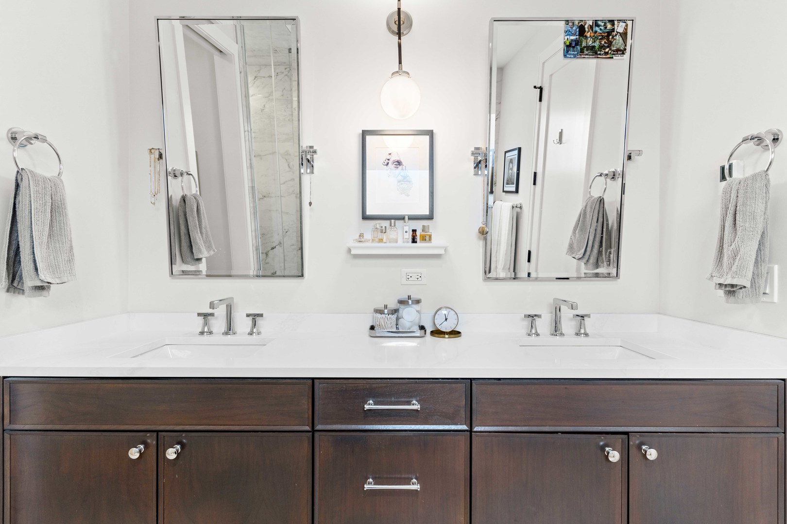836 W Barry Avenue Unit: 3
