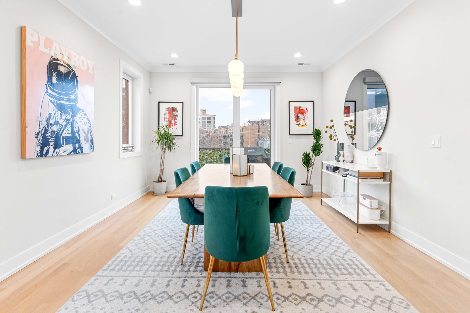 836 W Barry Avenue Unit: 3